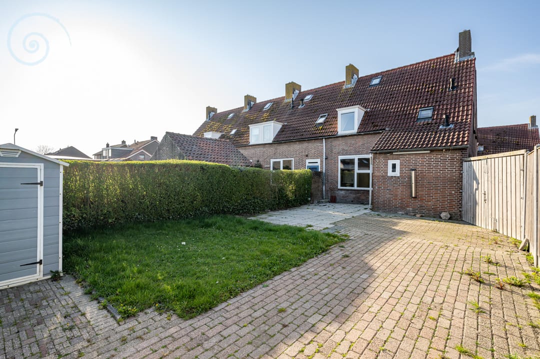 Photo 2 of Emmastraat 17