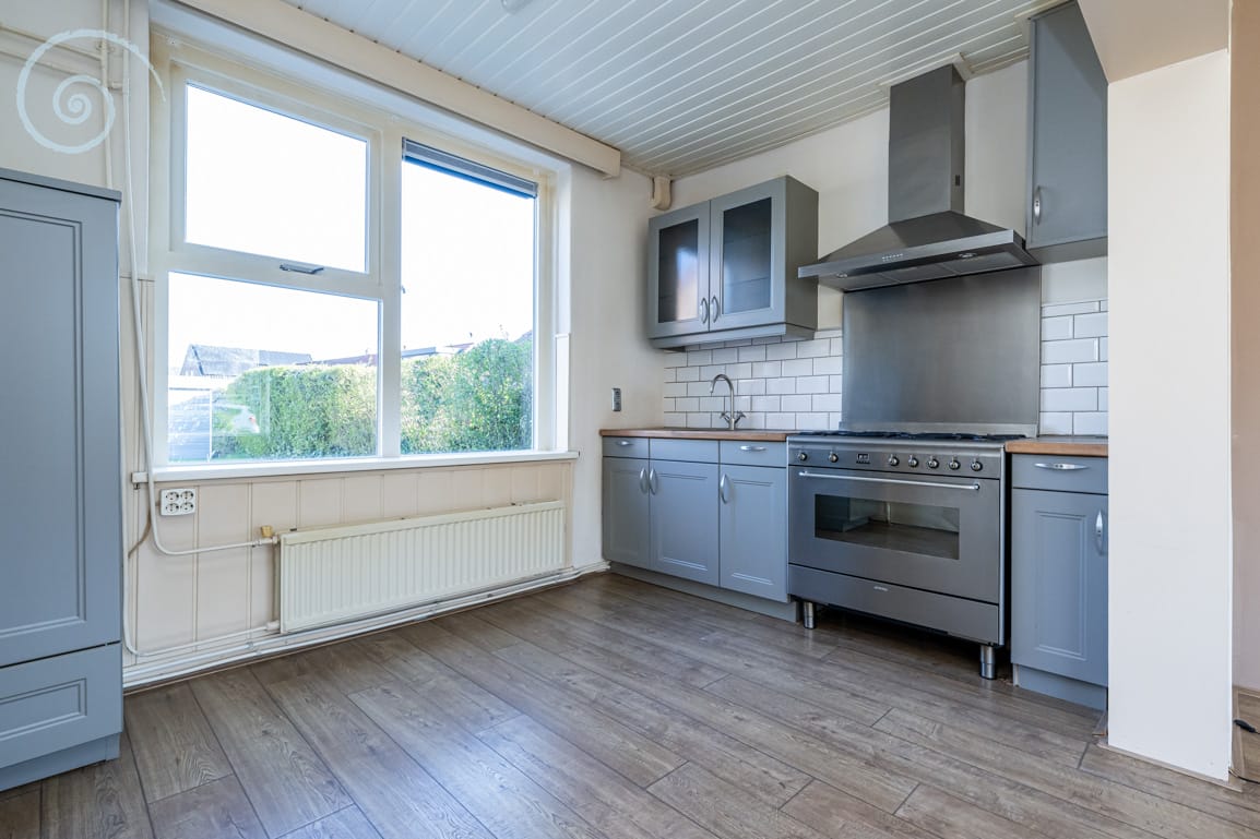 Photo 10 of Emmastraat 17