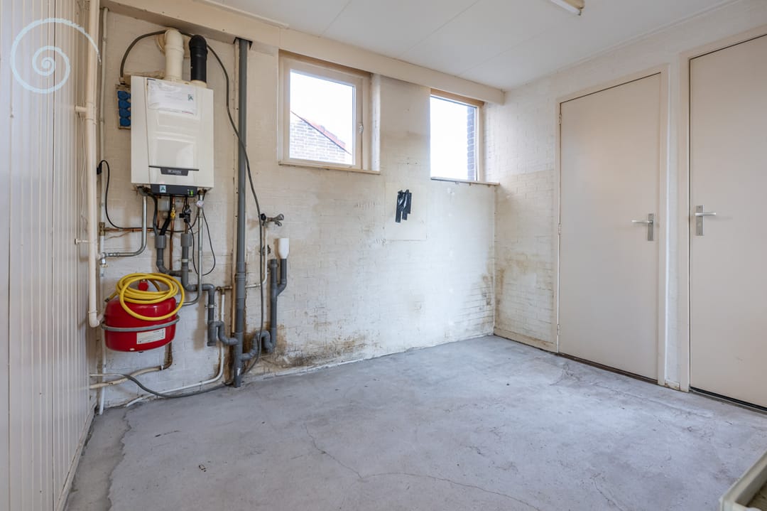 Photo 13 of Emmastraat 17