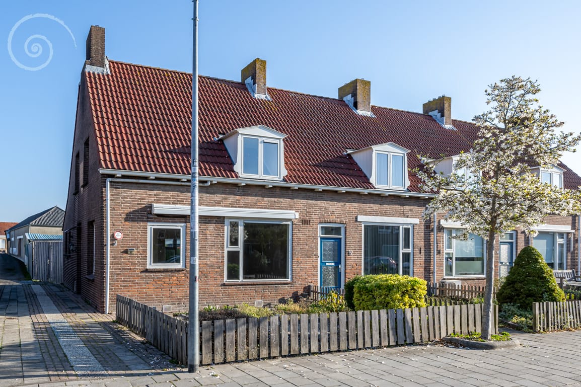 Photo 35 of Emmastraat 17