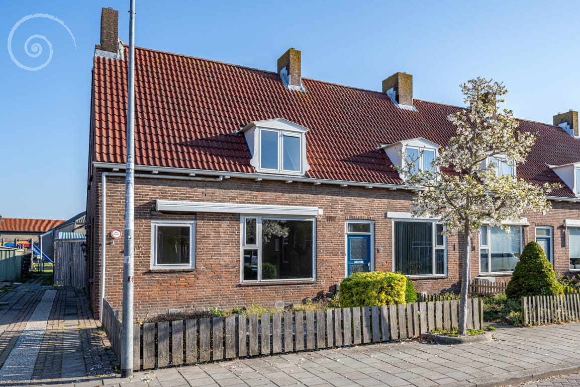 Photo 36 of Emmastraat 17