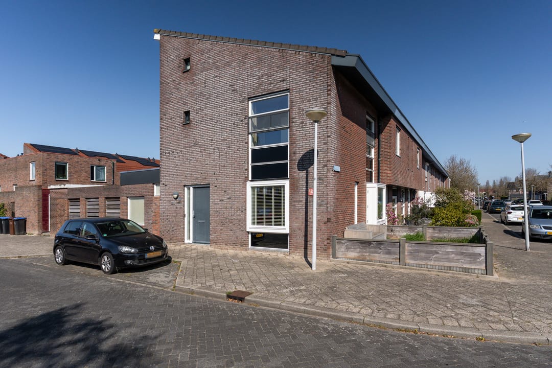 Photo 2 of Zevenblad 29