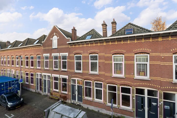 Photo 2 of Wolphaertstraat 16-A