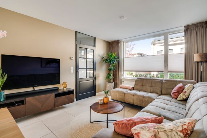 Foto 7 van Meewisstraat 6