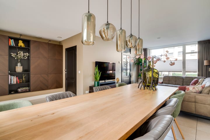 Foto 8 van Meewisstraat 6