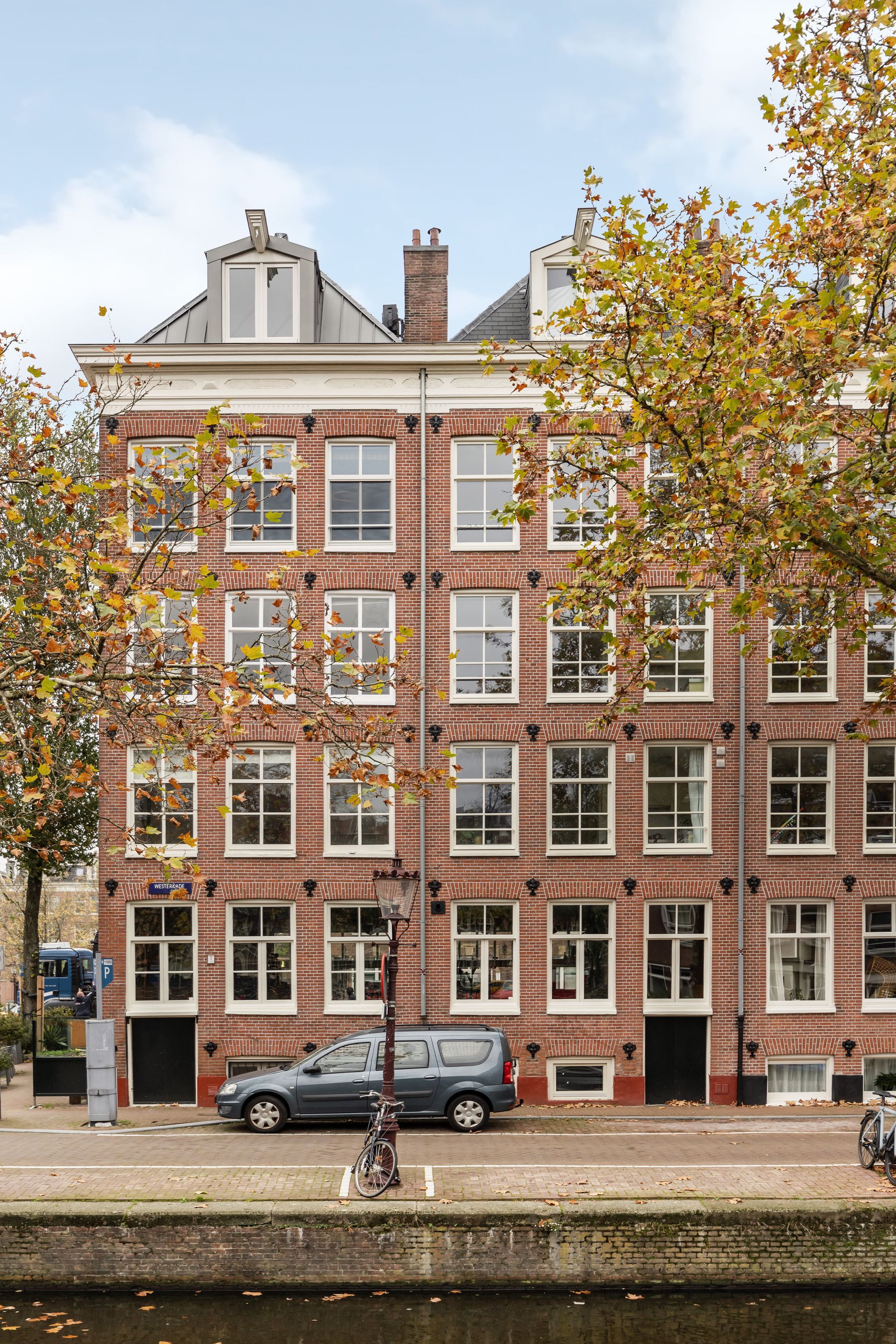 Photo 18 of Marnixstraat 239-3A