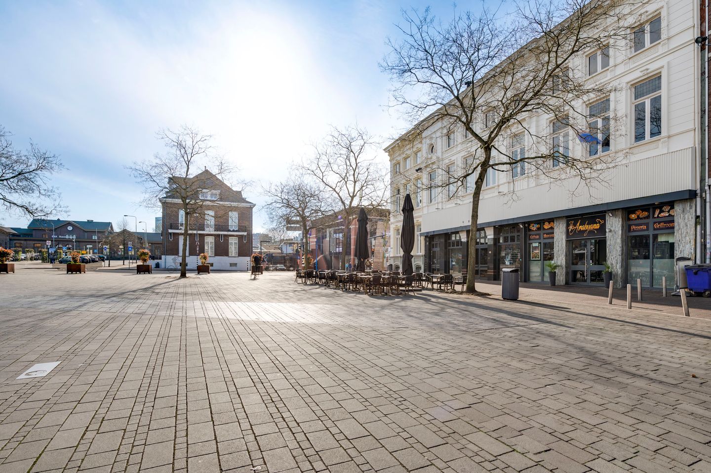 Bekijk foto 5 van Stationsplein 2
