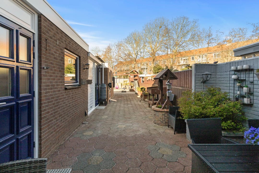 Photo 13 of Narcisstraat 16