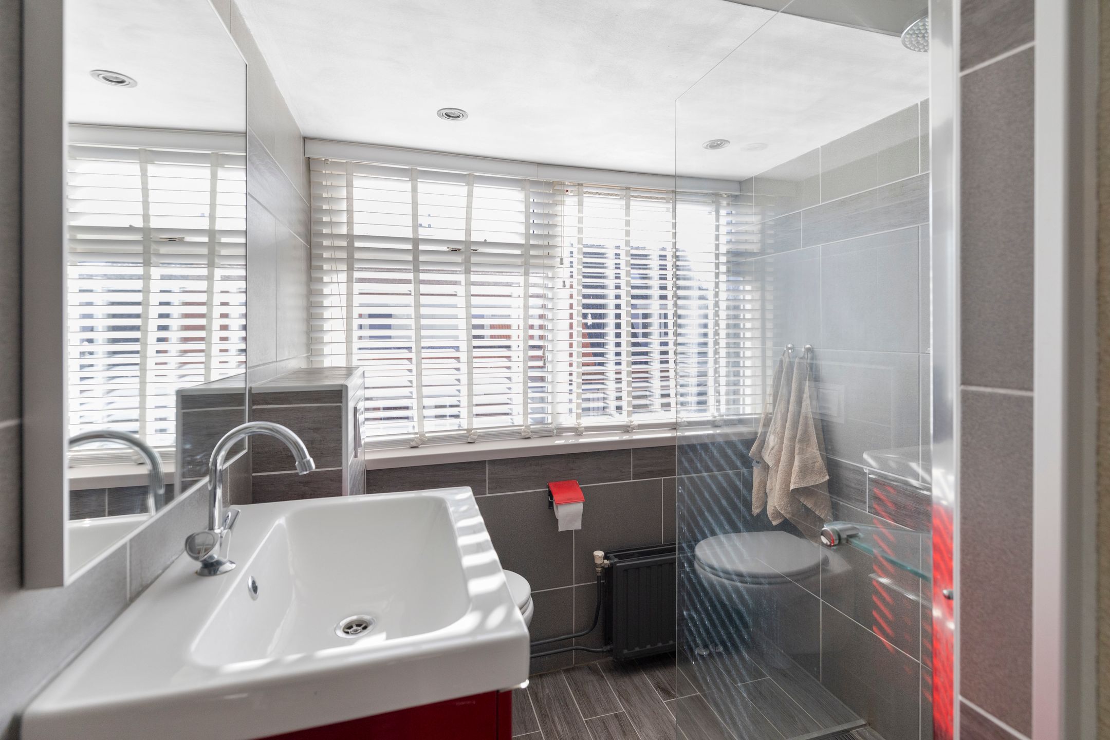 Photo 24 of Narcisstraat 16