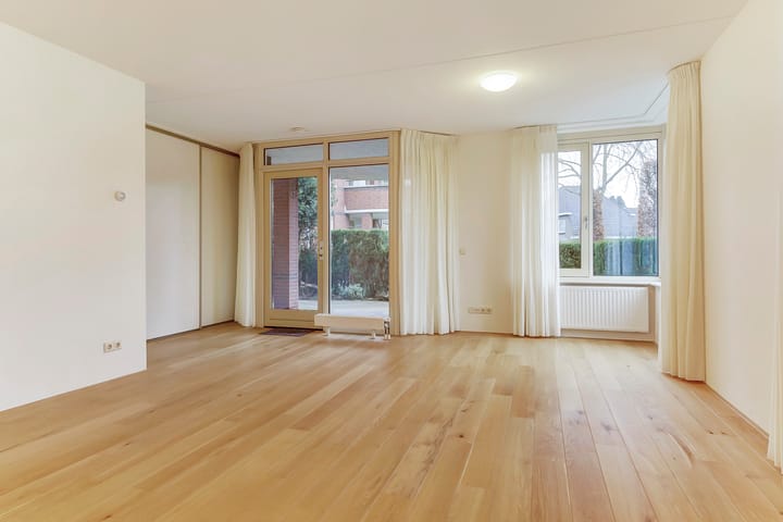 Foto 8 van Warmoeshof 38