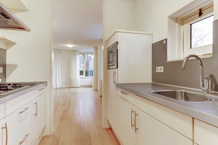 Foto 13 van Warmoeshof 38