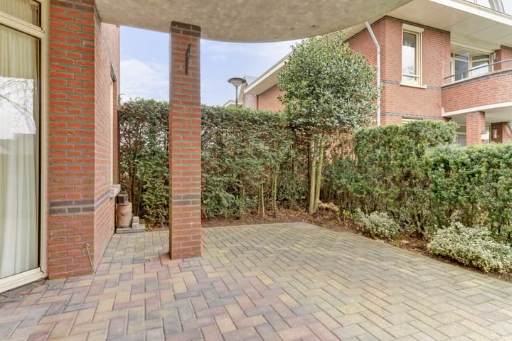 Foto 23 van Warmoeshof 38