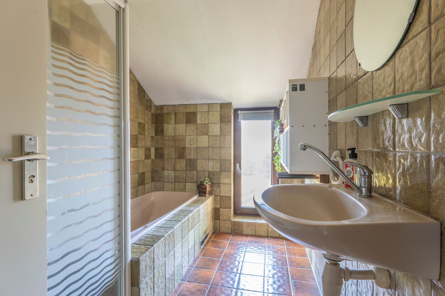 Photo 20 of Bronnegerstraat 11