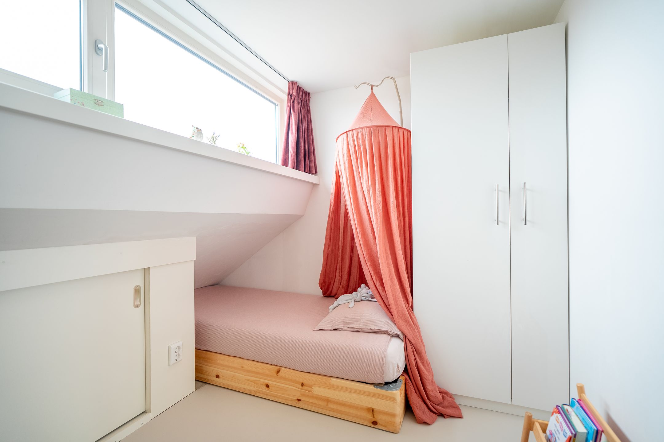 Photo 45 of Johan van Welveldelaan 2