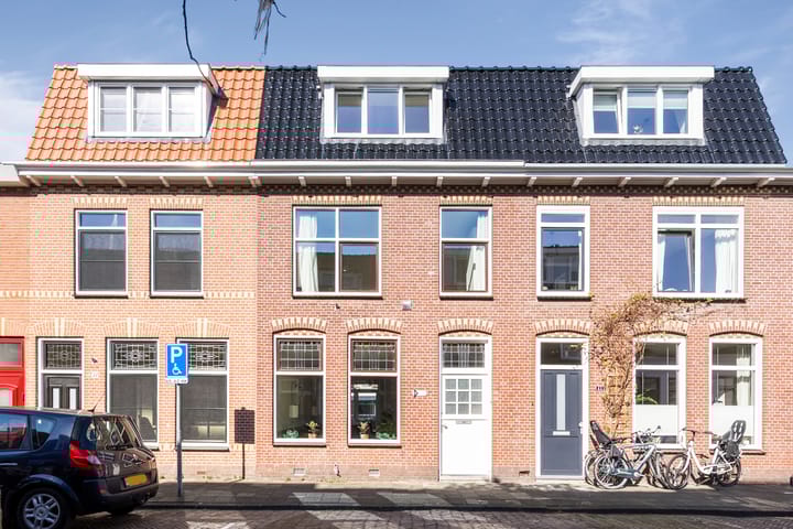 Photo 1 of Borneostraat 39