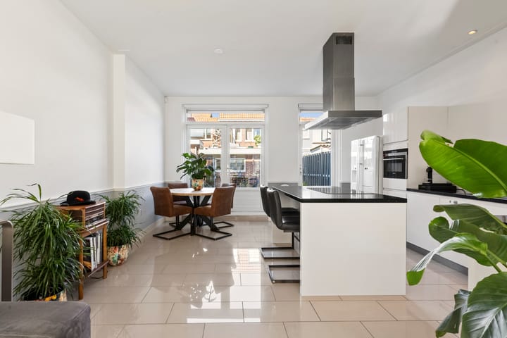 Photo 8 of Borneostraat 39