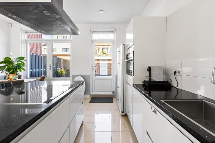 Photo 11 of Borneostraat 39