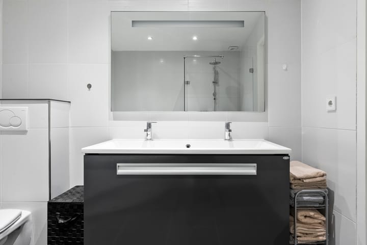 Photo 33 of Borneostraat 39