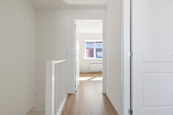 Photo 37 of Borneostraat 39