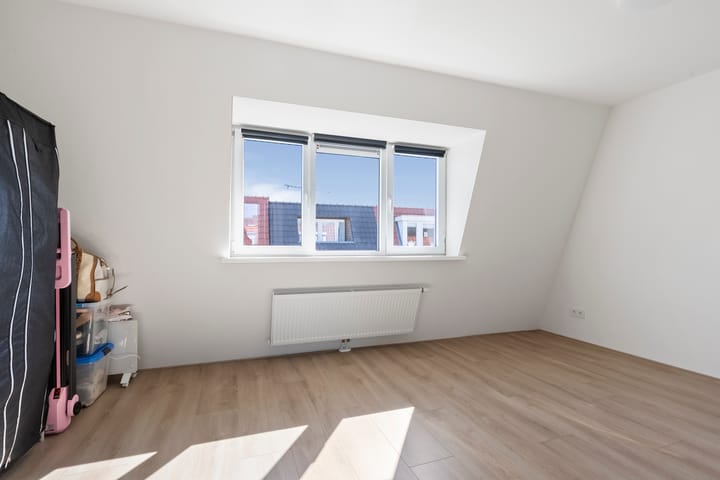 Photo 38 of Borneostraat 39