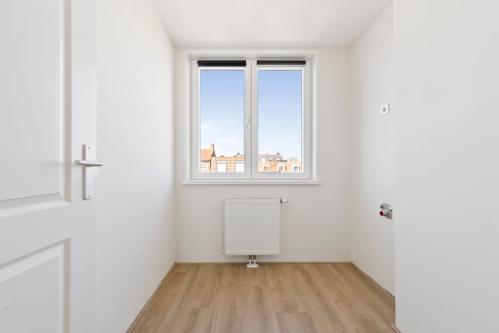 Photo 42 of Borneostraat 39