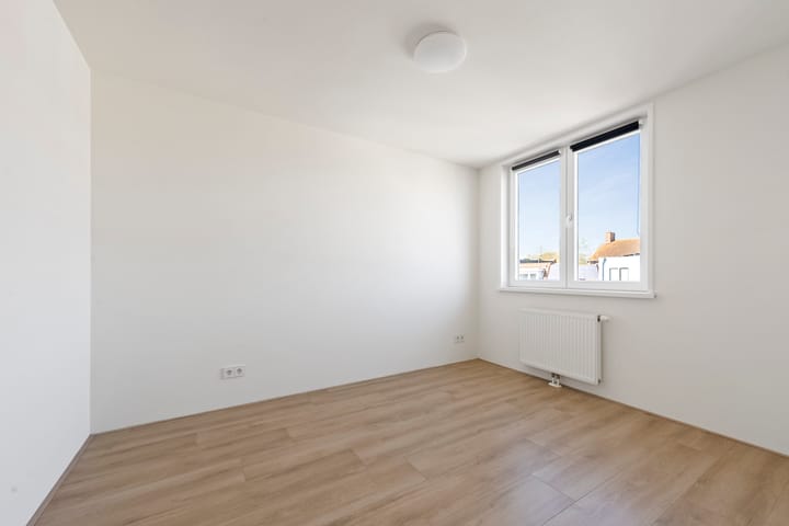 Photo 43 of Borneostraat 39