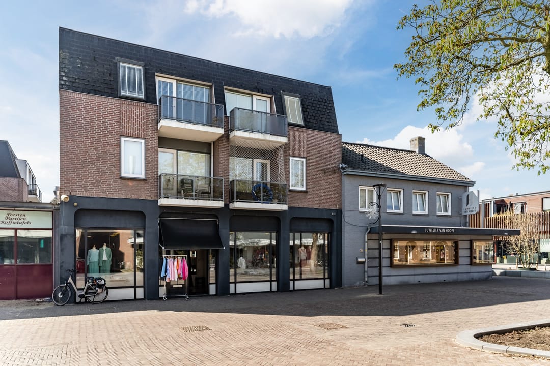Foto 1 van Den Hof 15