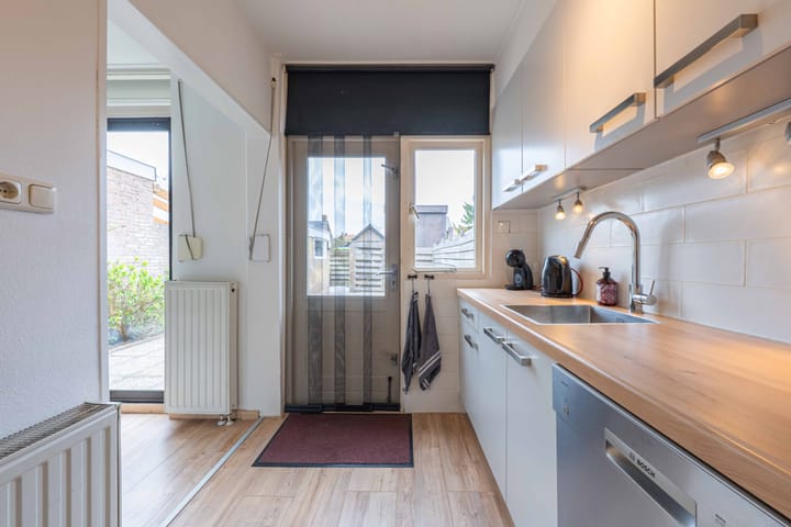 Photo 19 of Henry Dunantstraat 11
