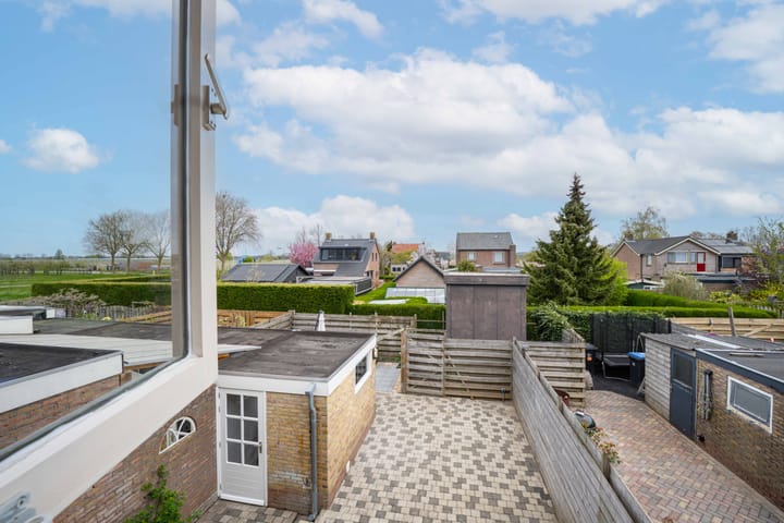 Photo 33 of Henry Dunantstraat 11