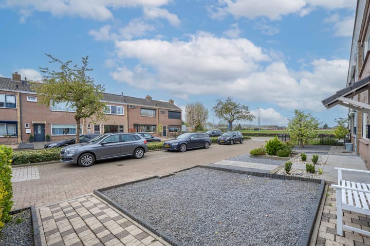 Photo 60 of Henry Dunantstraat 11