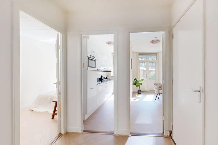 Photo 11 of Hillegomstraat 41-H