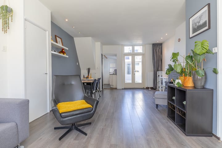 Foto 8 van De Ruijterstraat 61