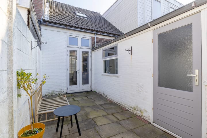 Foto 18 van De Ruijterstraat 61