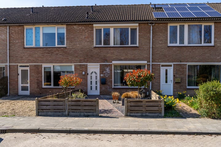 Foto 1 van Dokter van Vuurestraat 8