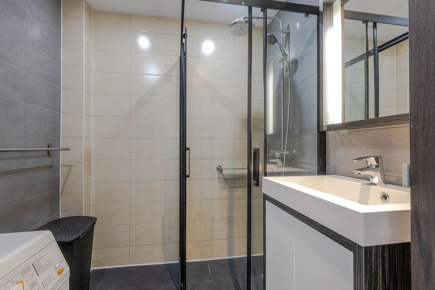 Photo 4 of Plutostraat 352