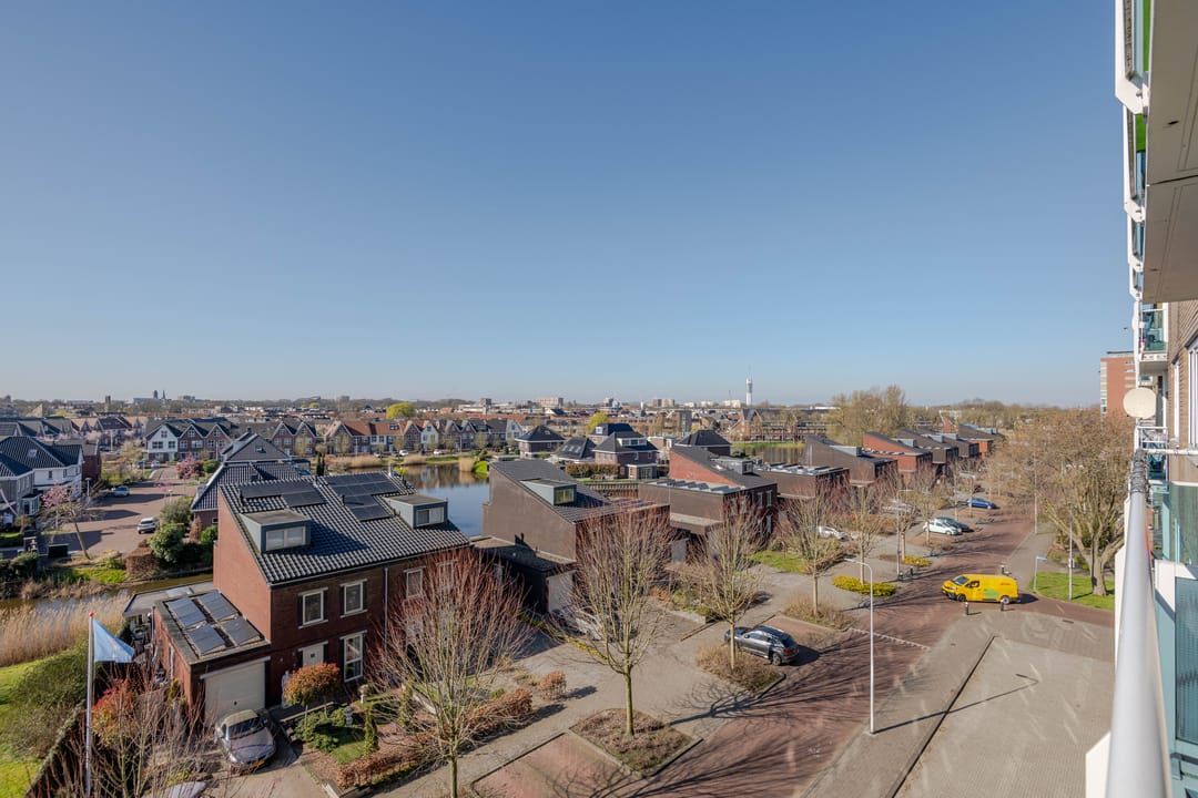 Photo 13 of Plutostraat 352