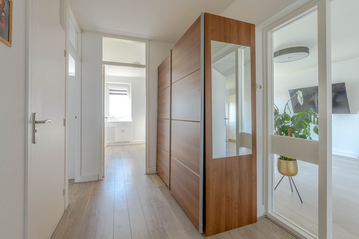 Photo 19 of Plutostraat 352