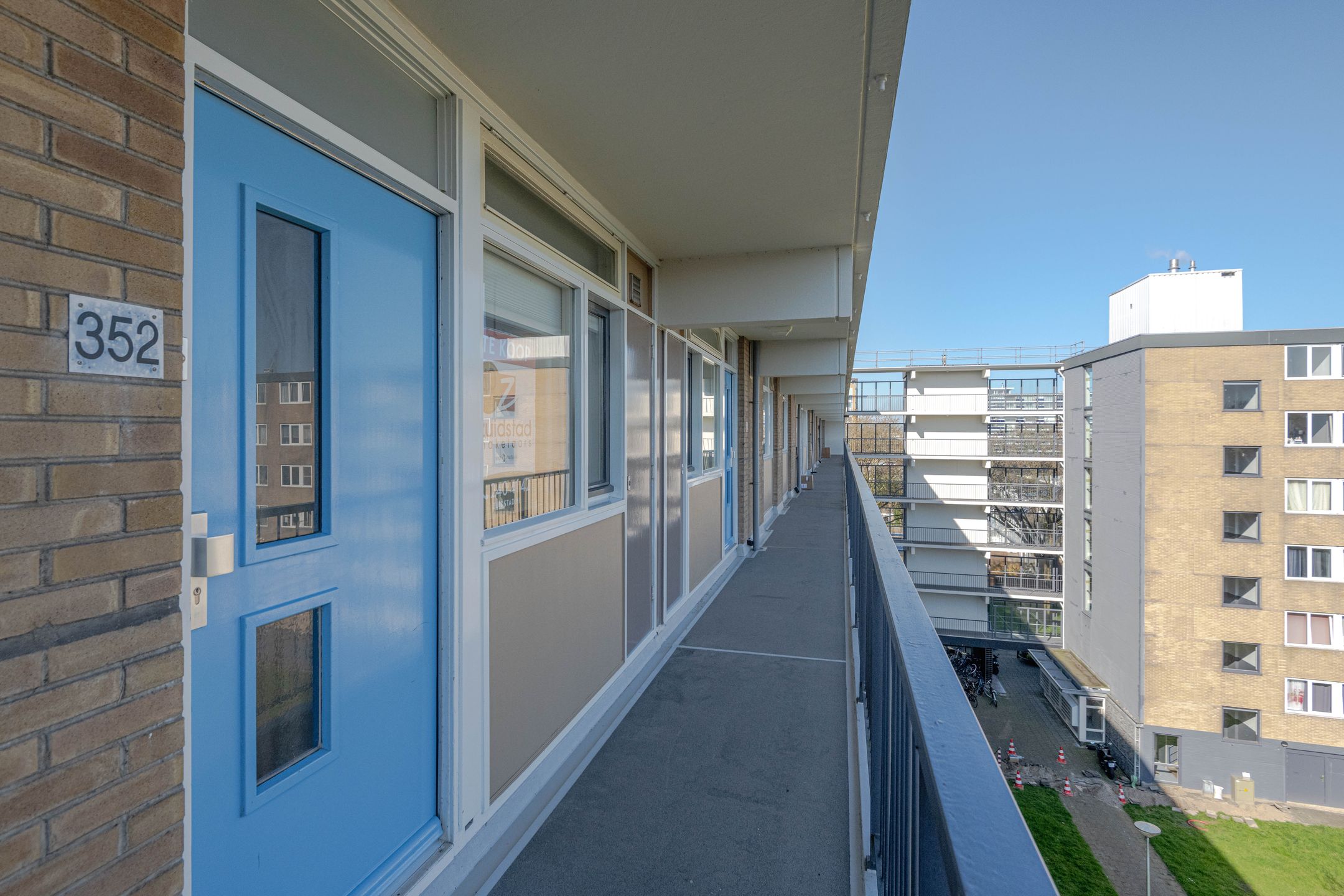 Photo 27 of Plutostraat 352