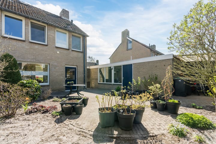 Foto 38 van President Kennedystraat 16