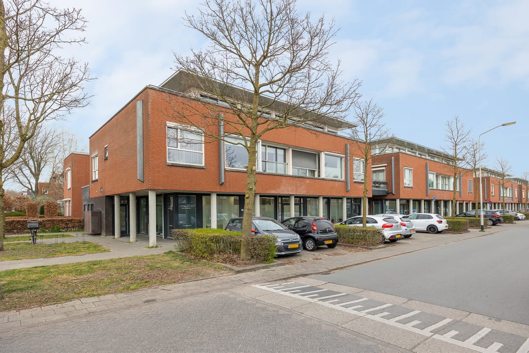 Foto 1 van Mathenessestraat 55-C8