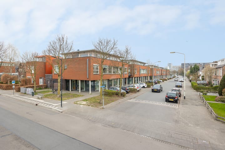 Foto 2 van Mathenessestraat 55-C8