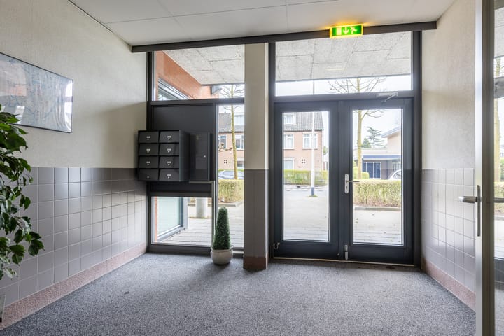 Foto 8 van Mathenessestraat 55-C8