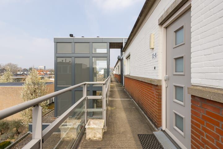 Foto 10 van Mathenessestraat 55-C8