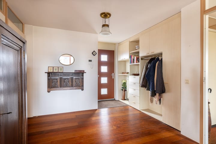 Foto 14 van Mathenessestraat 55-C8