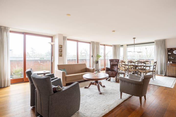 Foto 16 van Mathenessestraat 55-C8