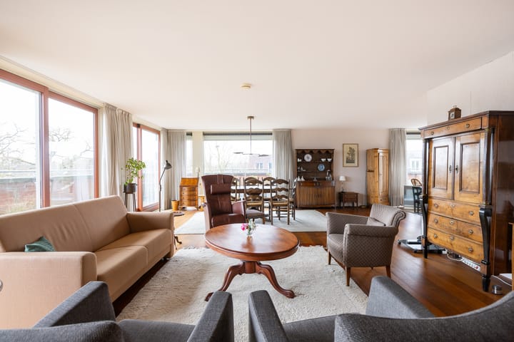 Foto 17 van Mathenessestraat 55-C8