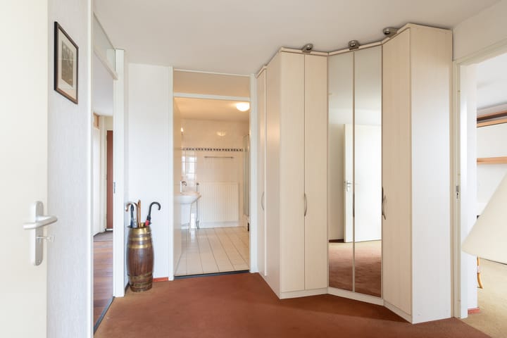 Foto 42 van Mathenessestraat 55-C8