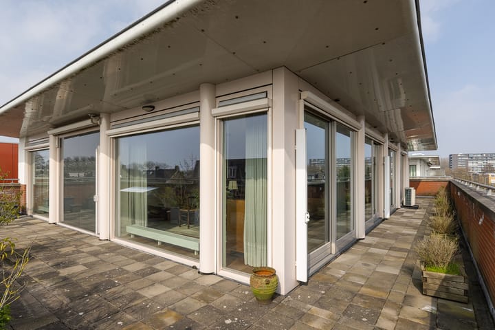 Foto 52 van Mathenessestraat 55-C8