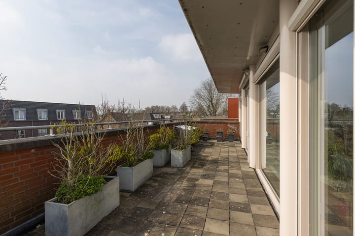 Foto 53 van Mathenessestraat 55-C8