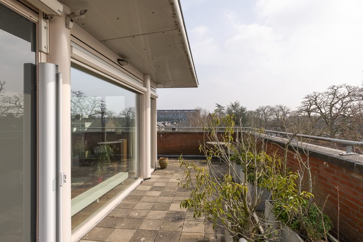 Foto 55 van Mathenessestraat 55-C8